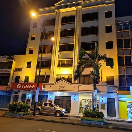 The Executive Hotel Lahad Datu Buitenkant foto