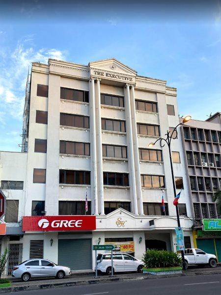 The Executive Hotel Lahad Datu Buitenkant foto