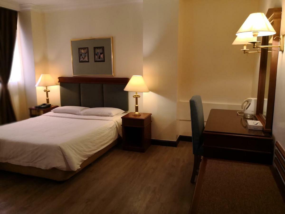 The Executive Hotel Lahad Datu Buitenkant foto