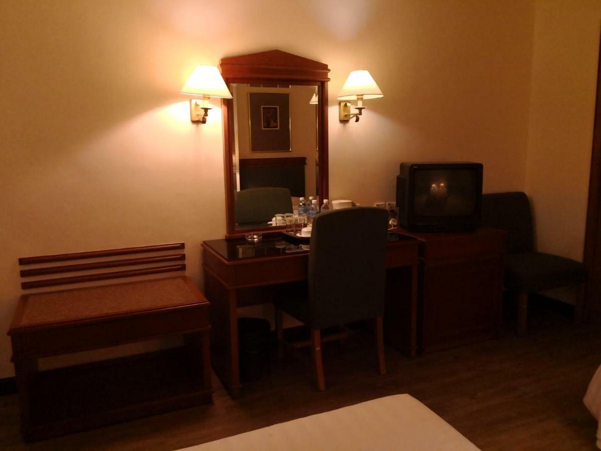 The Executive Hotel Lahad Datu Buitenkant foto