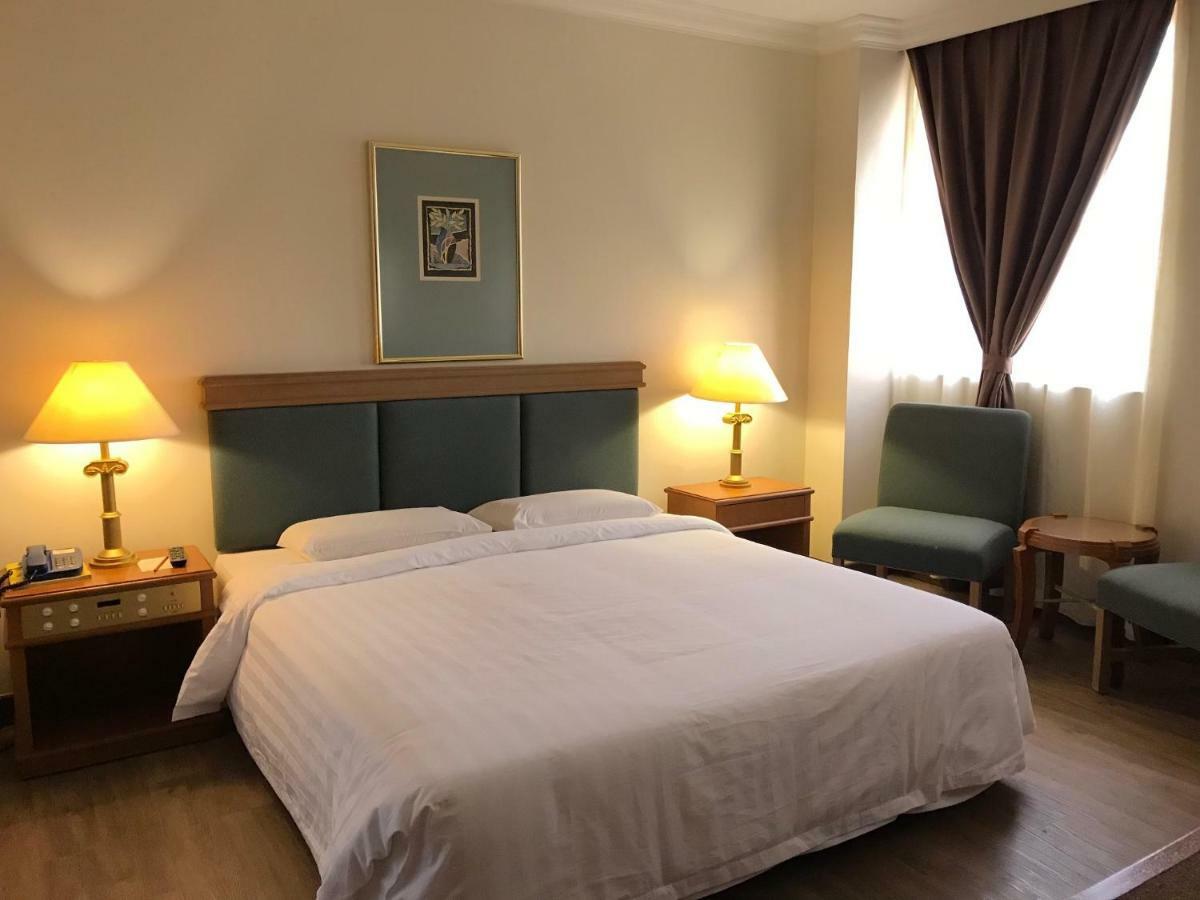 The Executive Hotel Lahad Datu Buitenkant foto