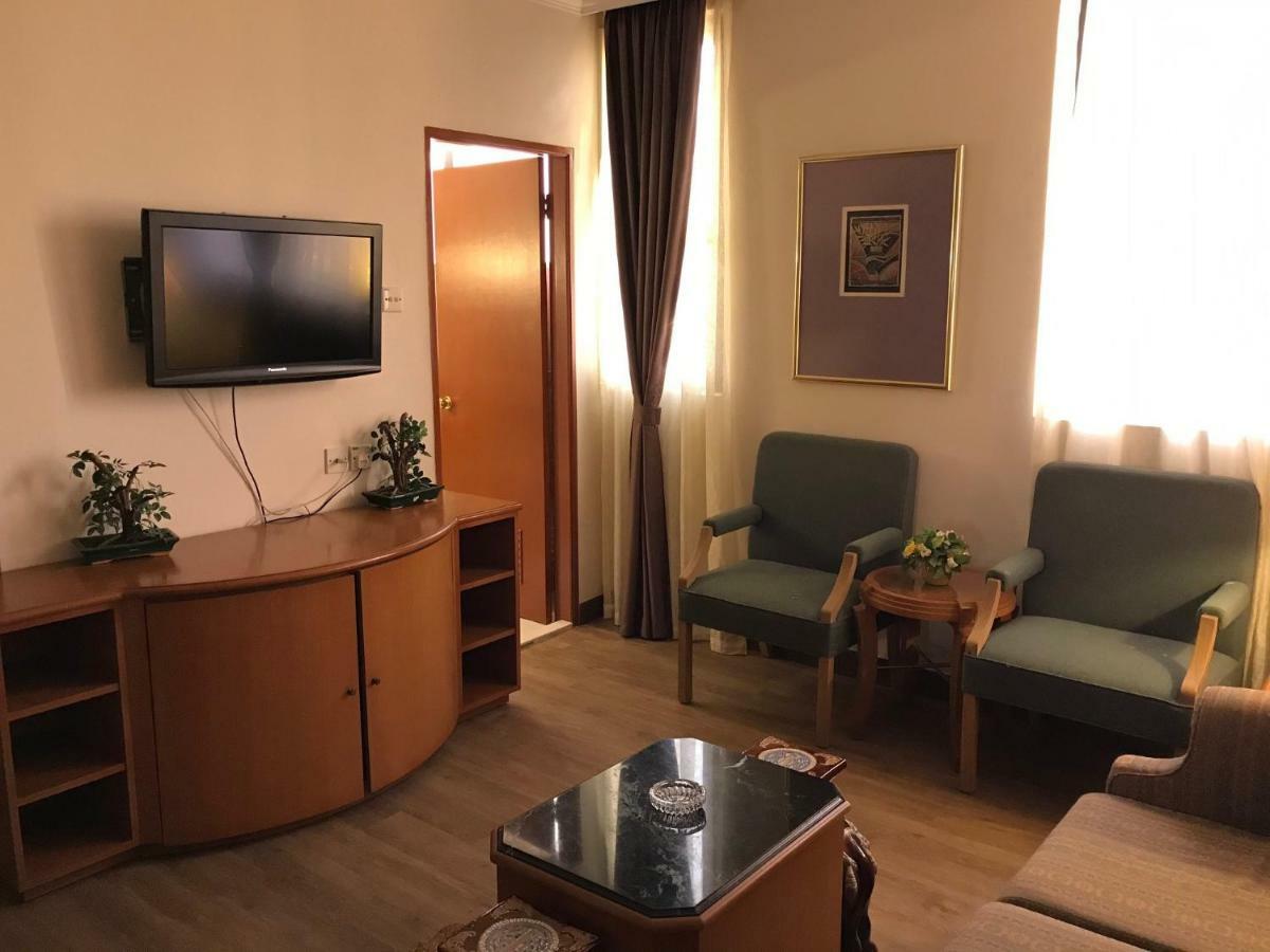The Executive Hotel Lahad Datu Buitenkant foto