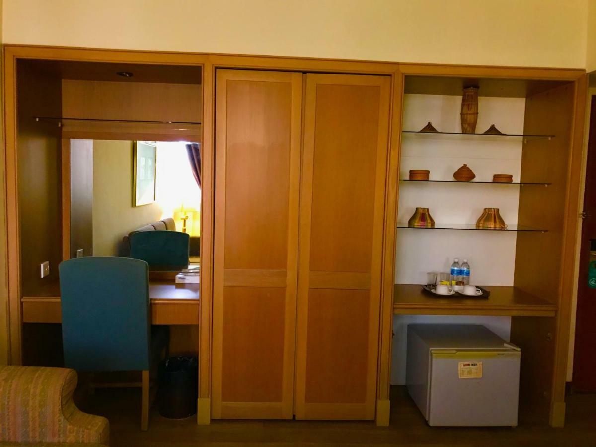 The Executive Hotel Lahad Datu Buitenkant foto