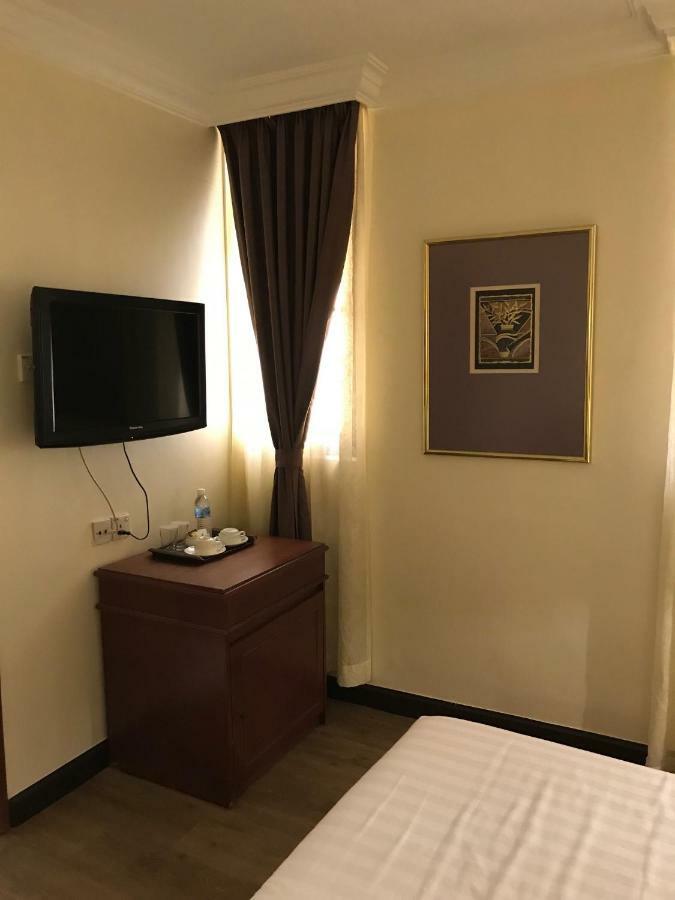 The Executive Hotel Lahad Datu Buitenkant foto
